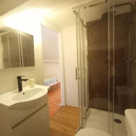 Typical Duplex In Bairro Alto *