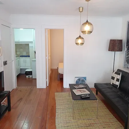 Typical Duplex In Bairro Alto Апартаменты *